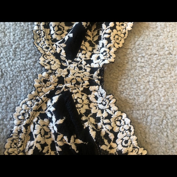 Lace bra - Picture 2 of 3